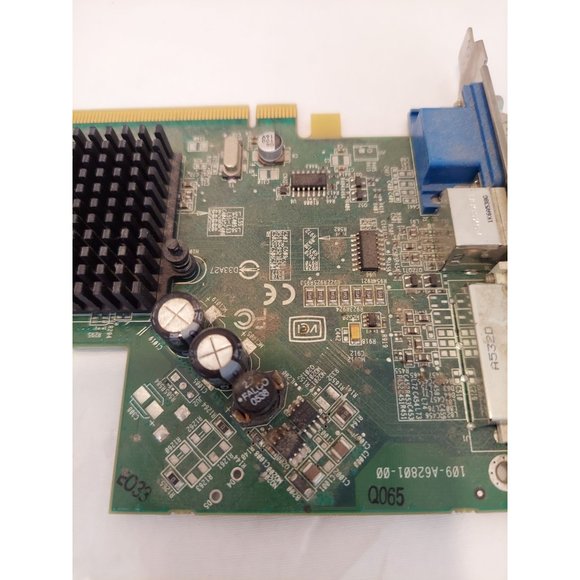 ATI Radeon X300 SE 128MB DVI VGA TV-Out PCI-E PCI-E Video Card UC996 CN-0UC996 - Picture 3 of 8